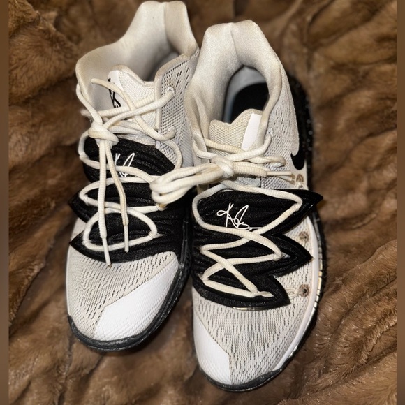 Nike Kyrie 5 Oreo - AO2918-100 Men’s US 8 - Picture 3 of 15